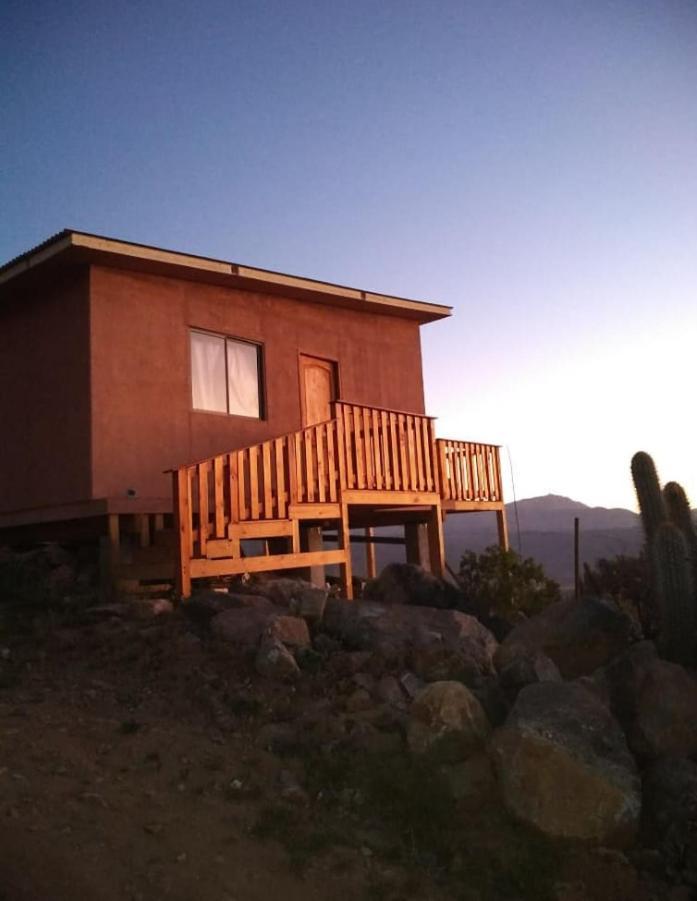 Cabana Equipada A 300 Metros Del Observatorio Mamalluca Daire Vicuña Dış mekan fotoğraf